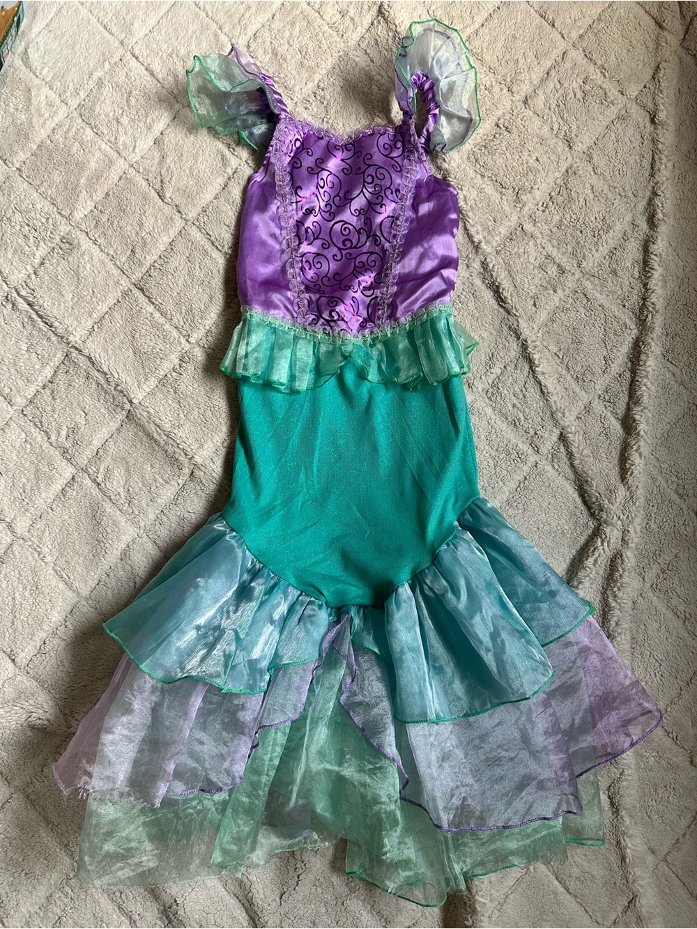 Disney | Little Mermaid Ariel Halloween Costume and Necklace | Size 6/6X - Picture 4 of 7